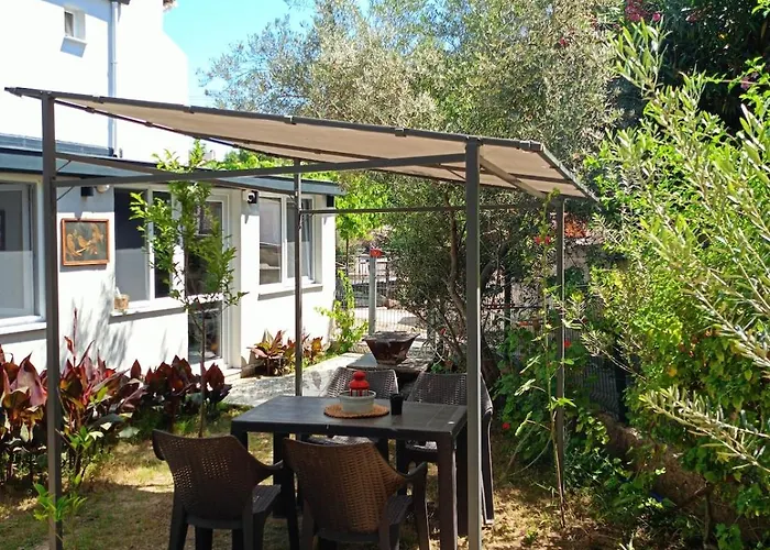 Kendine Oezgue Huzur Doga Ve Deniz Keyfini Yasayin Çeşme