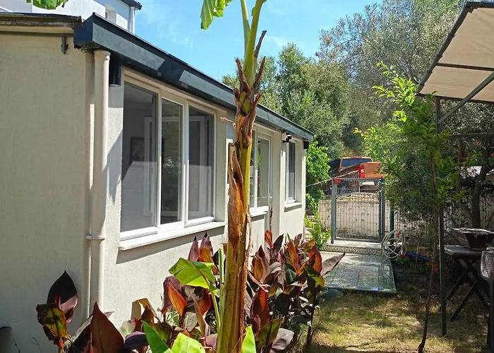 Kendine Oezgue Huzur Doga Ve Deniz Keyfini Yasayin Semesterbostad Çeşme